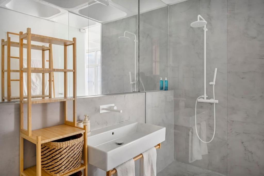 Loft Espacoso Com Vista Deslumbrante O Tejo * Lisbon
